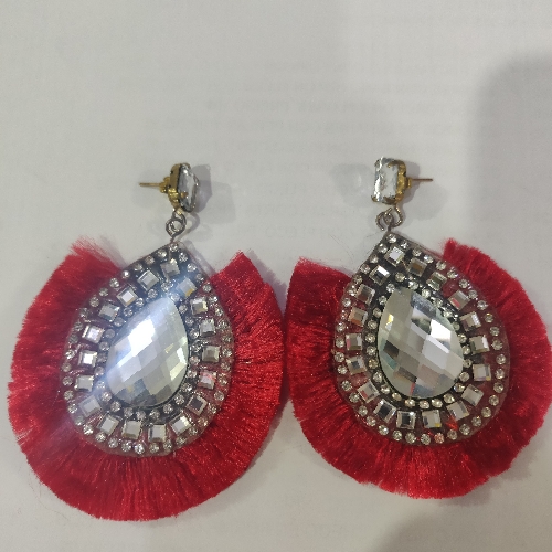 PARCHE EN PIEDRERIA  EVOZARCILLOS EN LAMINADO LAGRIMA  FLECOS DE DIFERENTES LARGOS  ZLD0016129