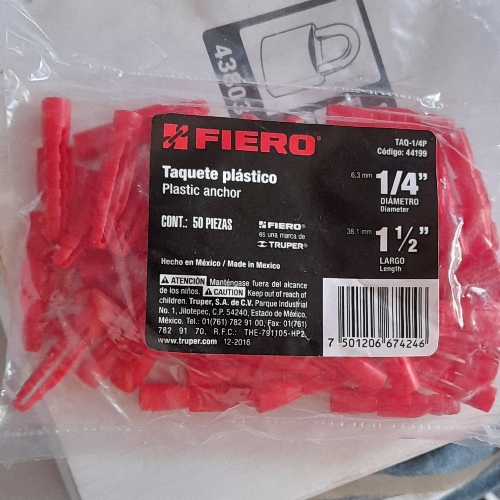 Taquete plástico de  1/4".