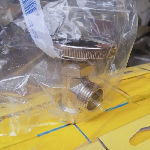 LLAVE ANGULAR 1/2" x 1/2" COMPRECION , BLISTER ANG 02