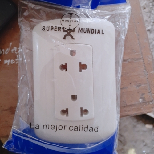 Tomacorriente Doble placa.