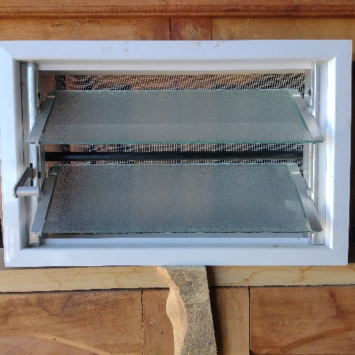 Aireador aluminio 40*26 con reja y mosquitera
