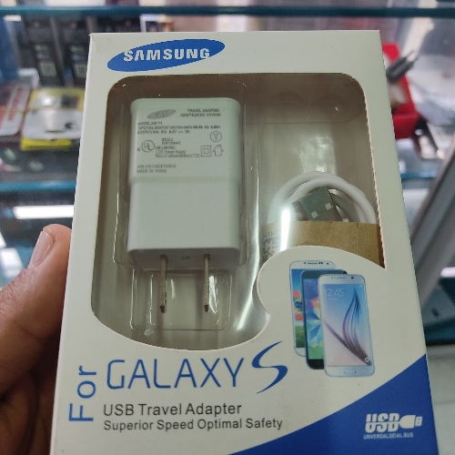 Cargador USB v8