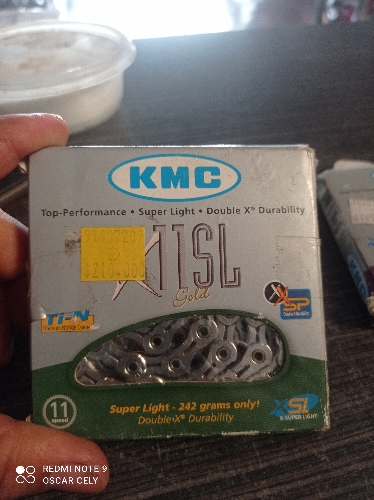 Cadenilla 11 vel KMC gold perforada