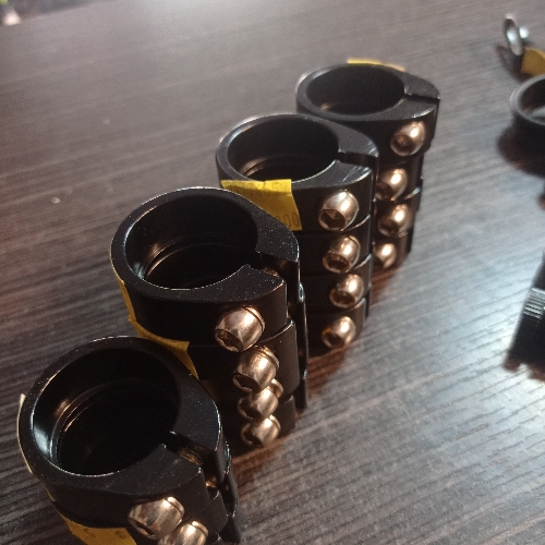 Abrazadera sillin 25.4 tornillo cte