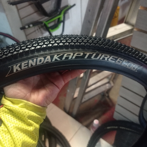 Coraza 27.5 x 1.95 kenda kapture