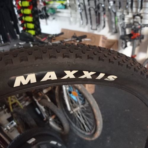 Coraza 27.5 maxxis ikon