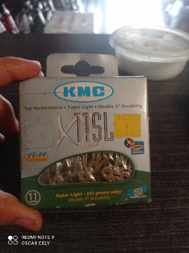 Cadenilla 11 vel KMC gold dorada