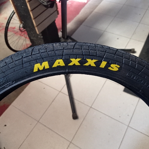 Coraza 20 maxxis m-tread