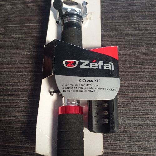 Bomba zefal z Cross xl