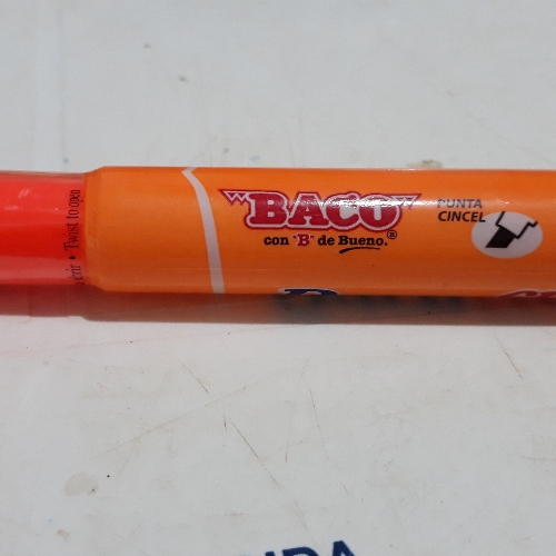 marcador fosforecente color naranja
