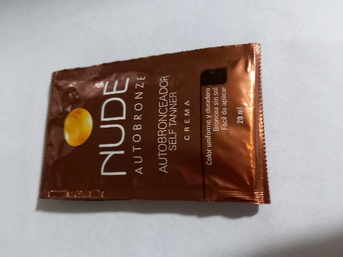 Autobronceador Nude sobre 20 ml