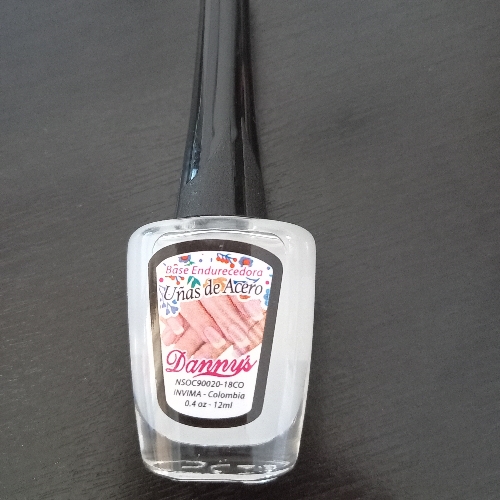 Base endurecedora de uñas Dannys