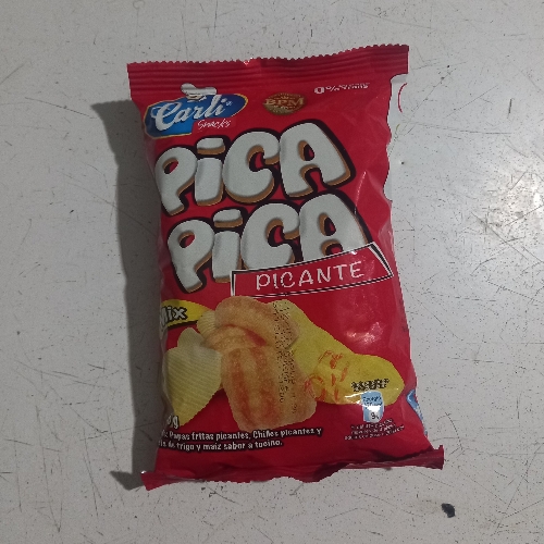 Carli Pica pica