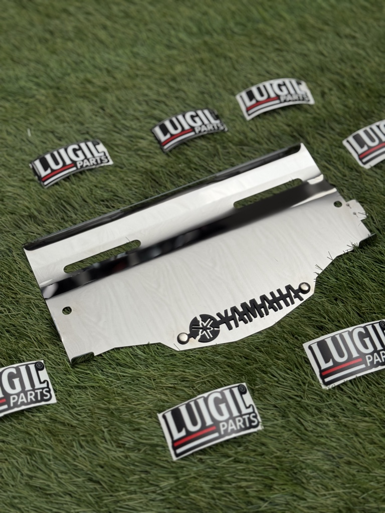 PORTAPLACAS CROMADO YAMAHA 3D
