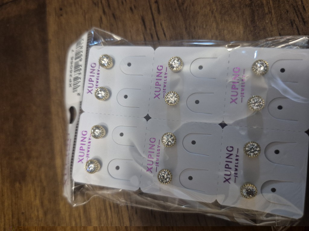 Arete de diamante pin