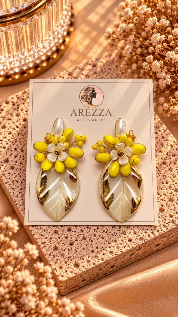 Arete amarillo con petalos