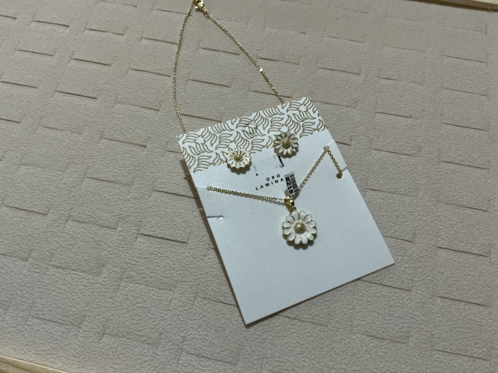 Oro laminado collar y aretes margarita