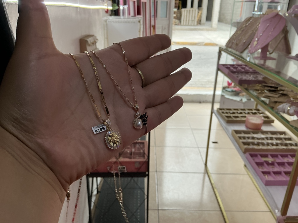 Cadenas varias