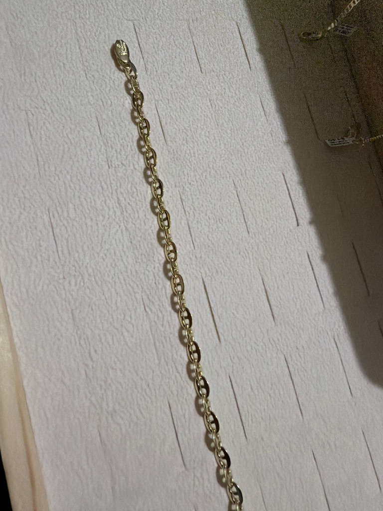 Pulsera  dorada ovalada