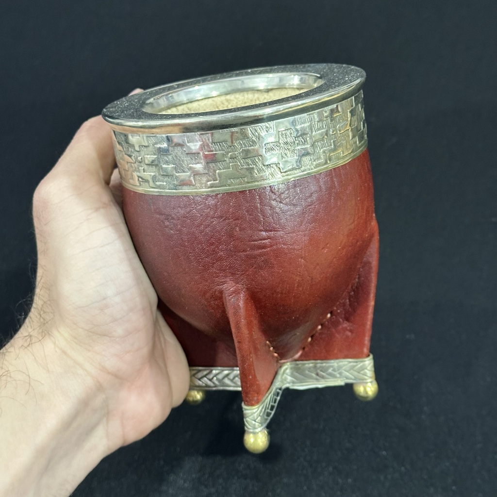Imperial Borravino cuero liso con base y bolitas