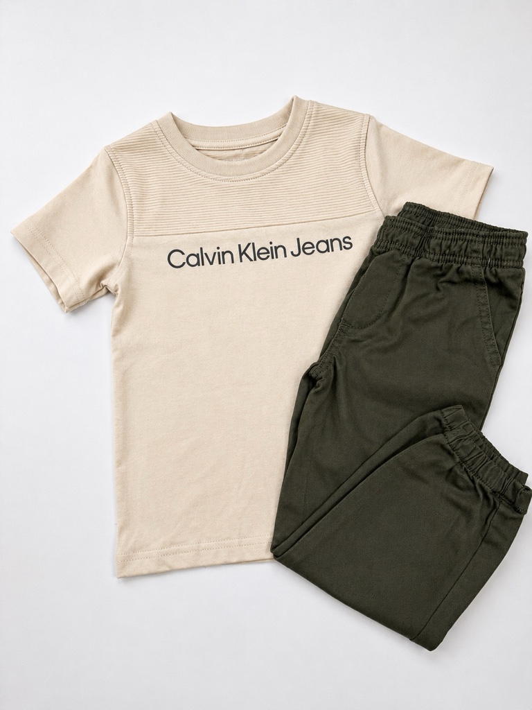4t - Conjunto Calvin Klein 2