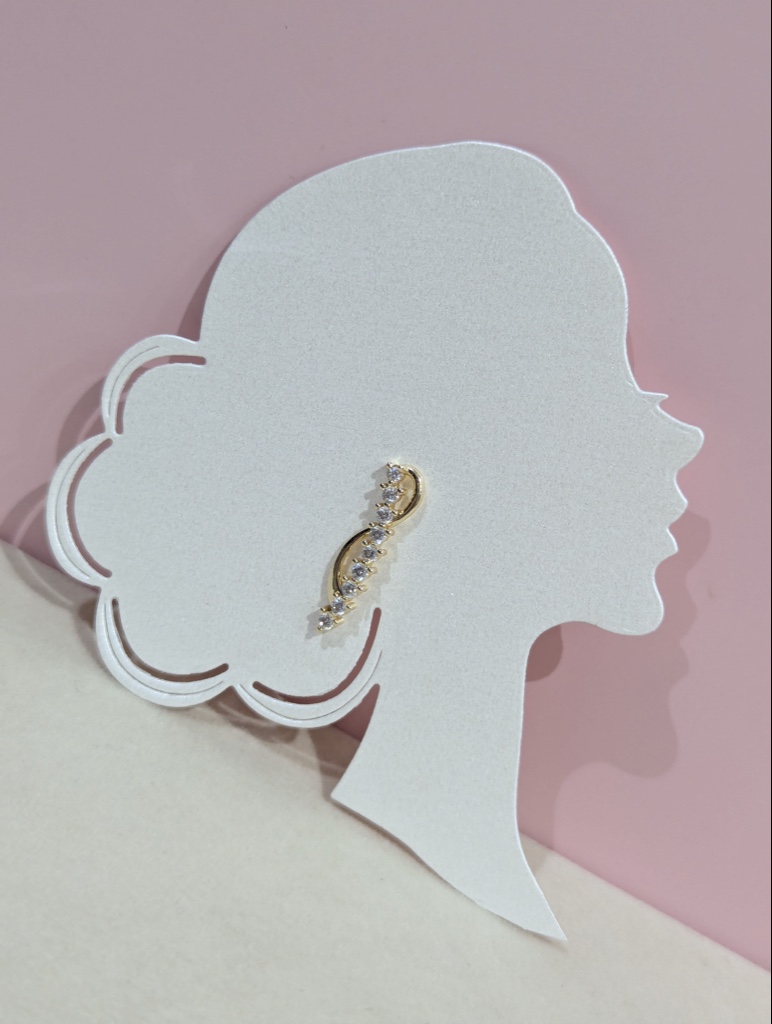 Arete dorado con zirconias