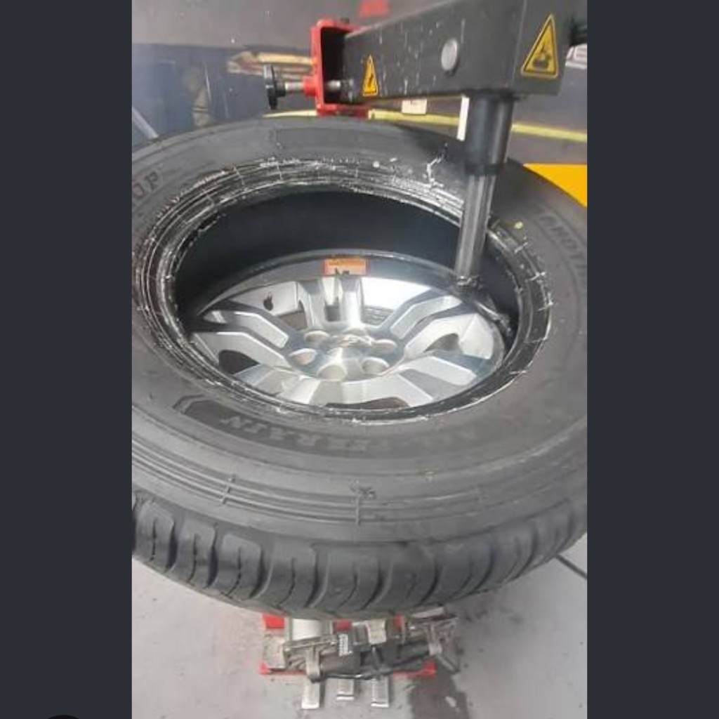 DESARME Y ARME CAMIONETA