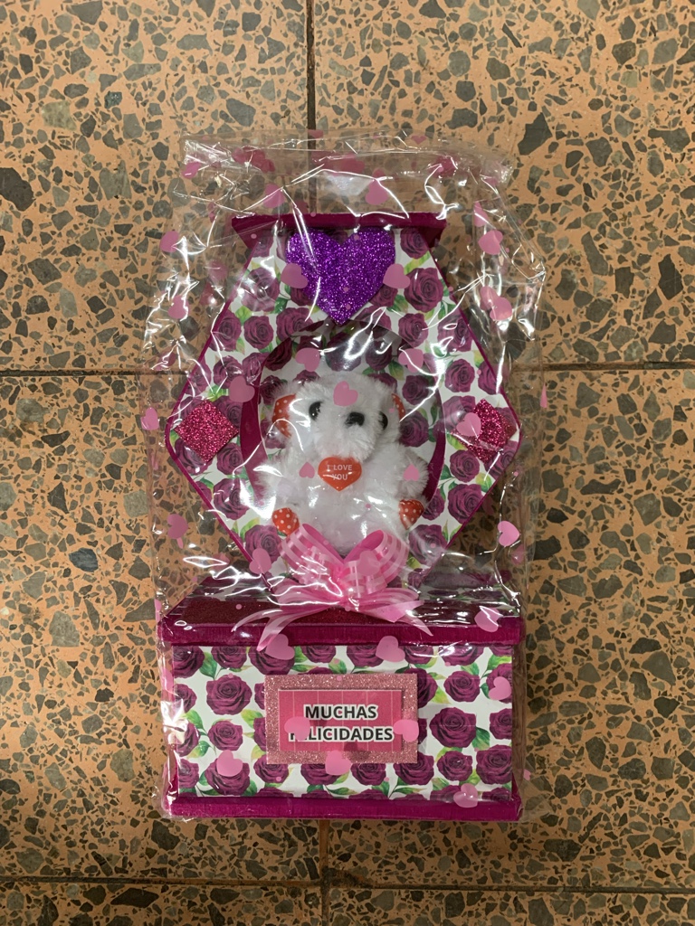 Joyero hexágono con oso