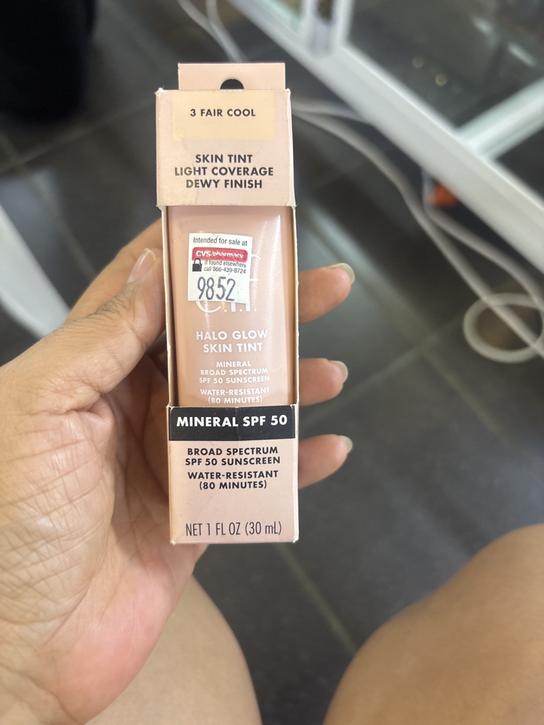 Halo Glow Skin Tint base con protector solar