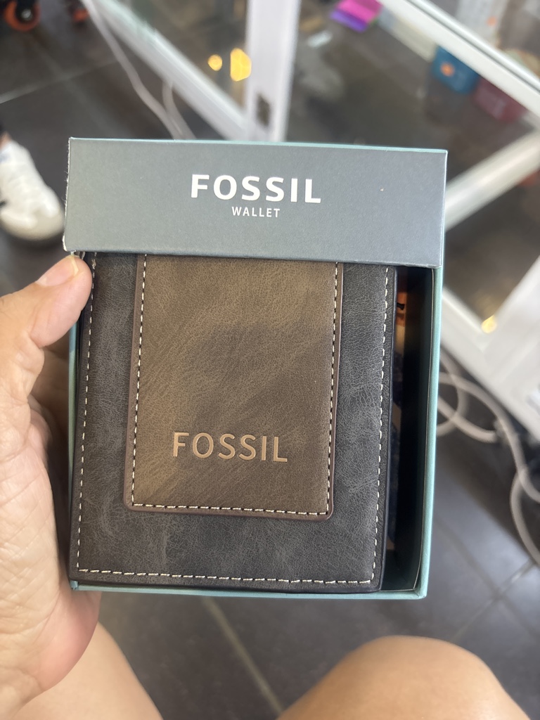 Fossil billetera cafe y negra