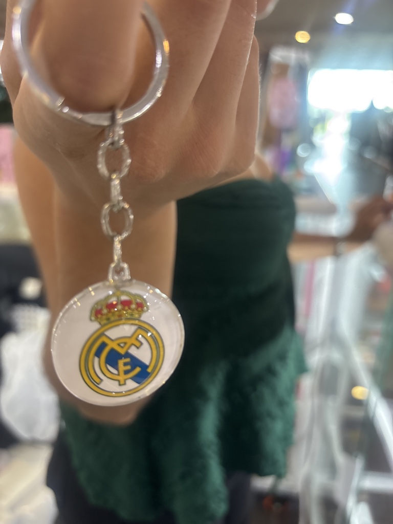 Real Madrid llavero blanco