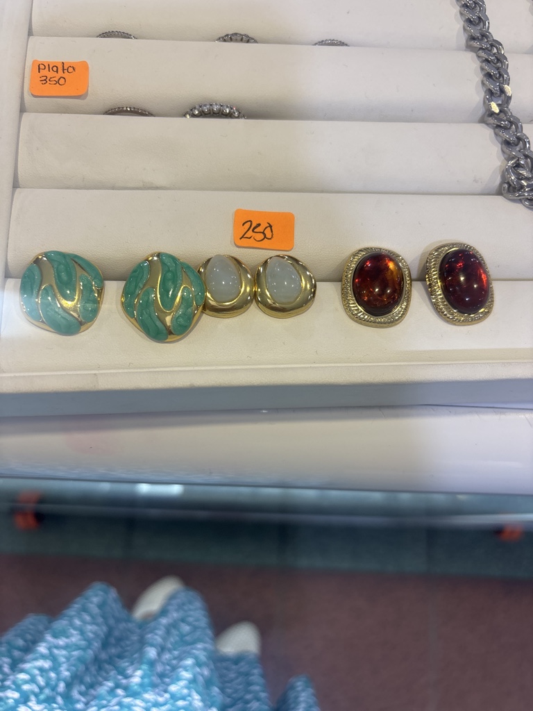 Aretes