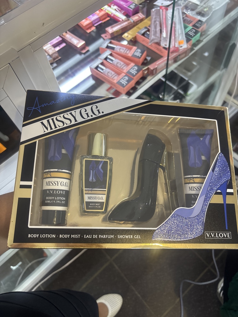 Kit de perfumes de mujer y hombres