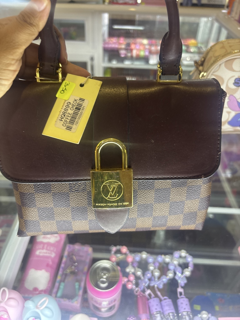Louis Vuitton cartera cafe