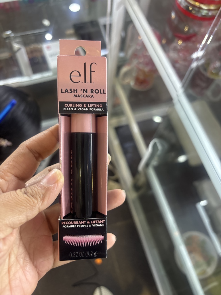 e.l.f. Lash 'N Roll mascara rosado