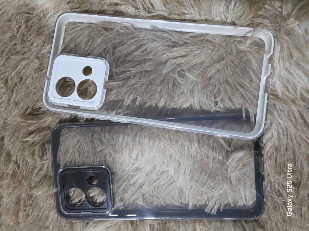 Moto G84.