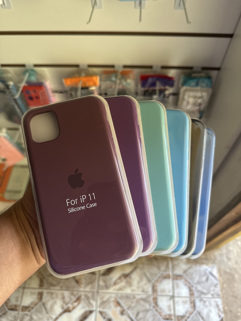 CAP IPHONE 11 CASE SILICONE