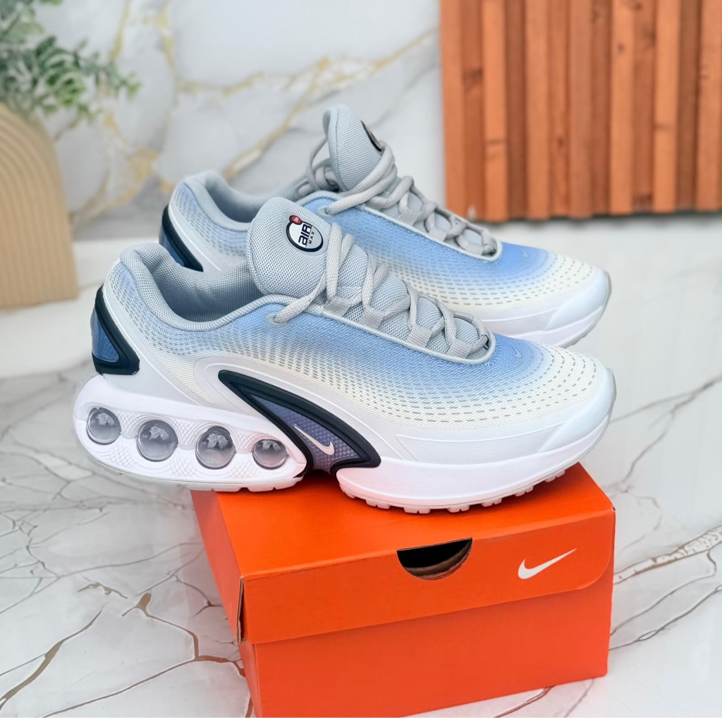 NIKE DN AZUL CIELO
