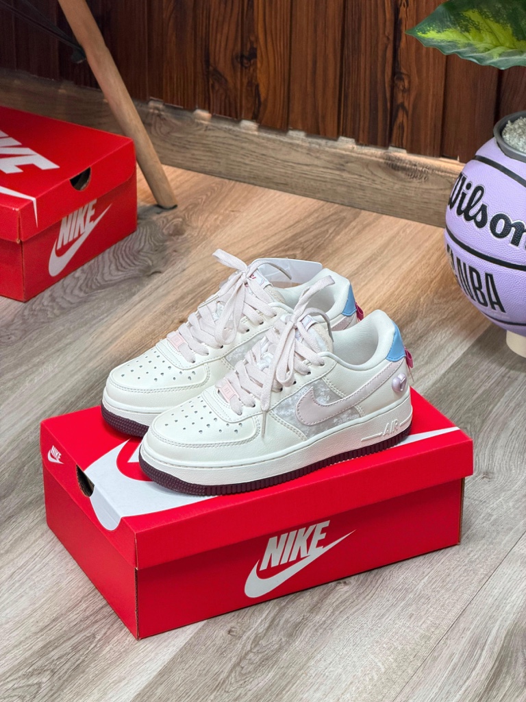AF1 CORAZÓN ROSA