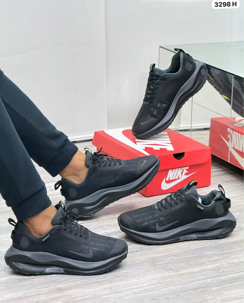 Nike goretex oscuro