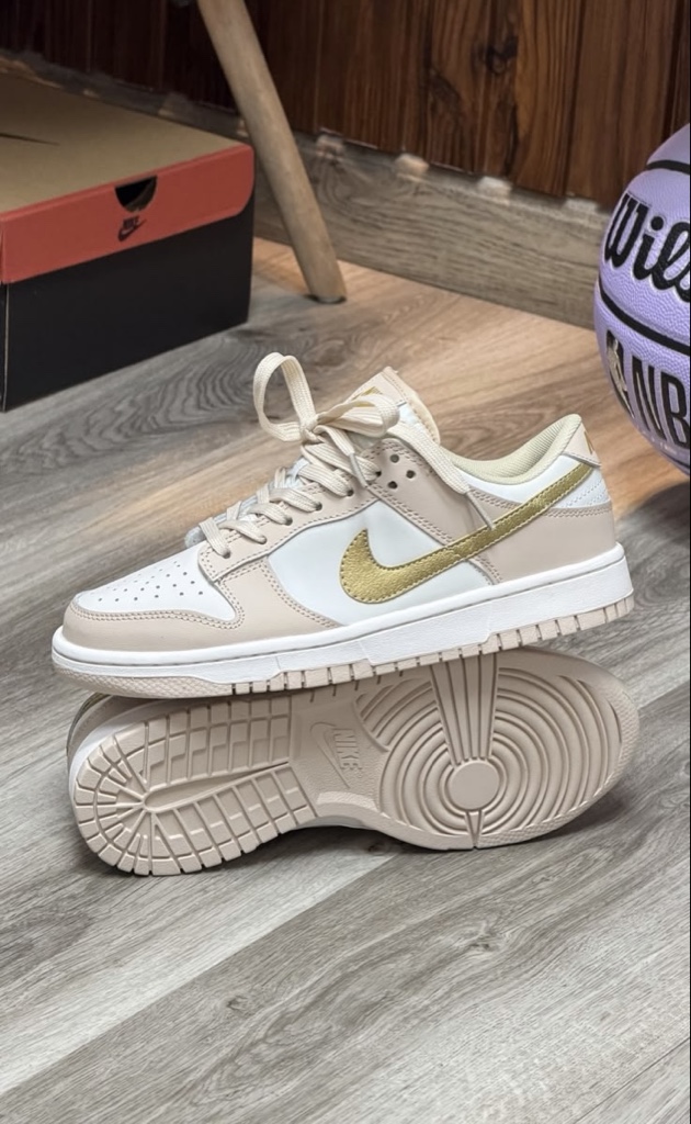 Nike BS tenis beige y blanco