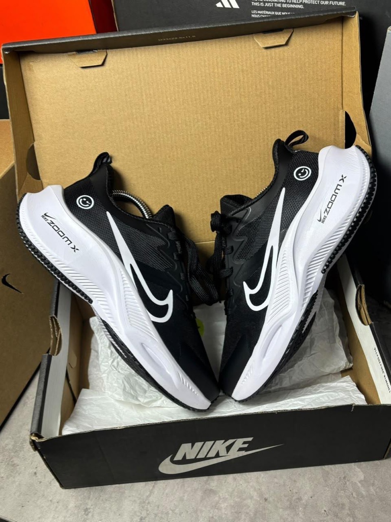 NIKE ZOOM HAPPY