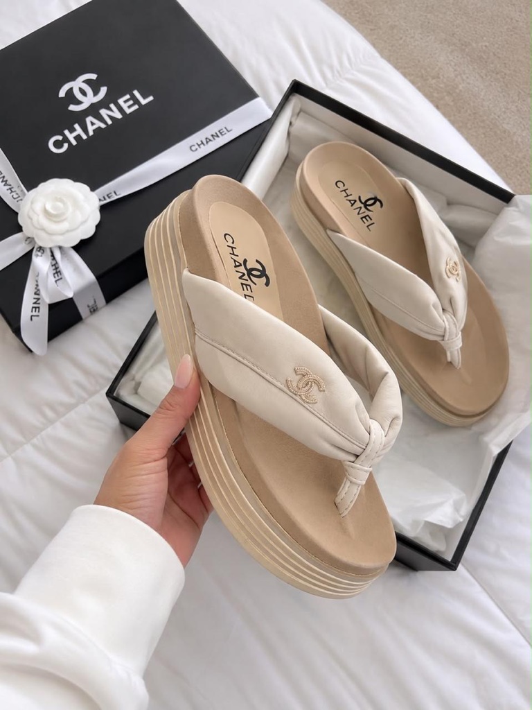 CHANEL BLANCA - BEIGE