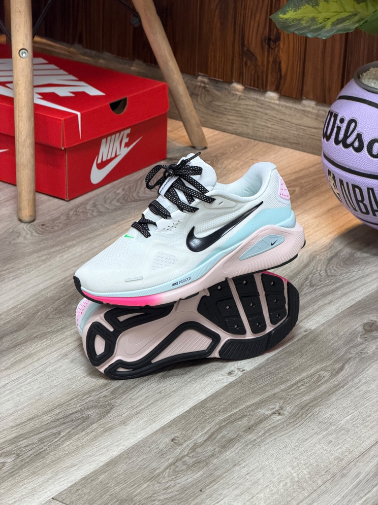 NIKE ZOOM