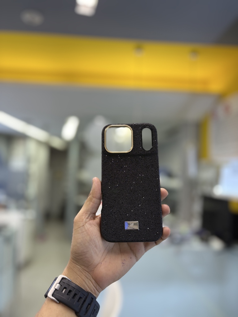 Swarovski iPhone 17