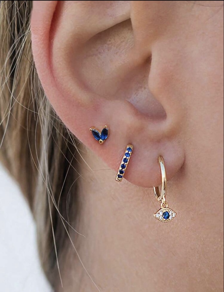 Aretes dorados con piedra azul