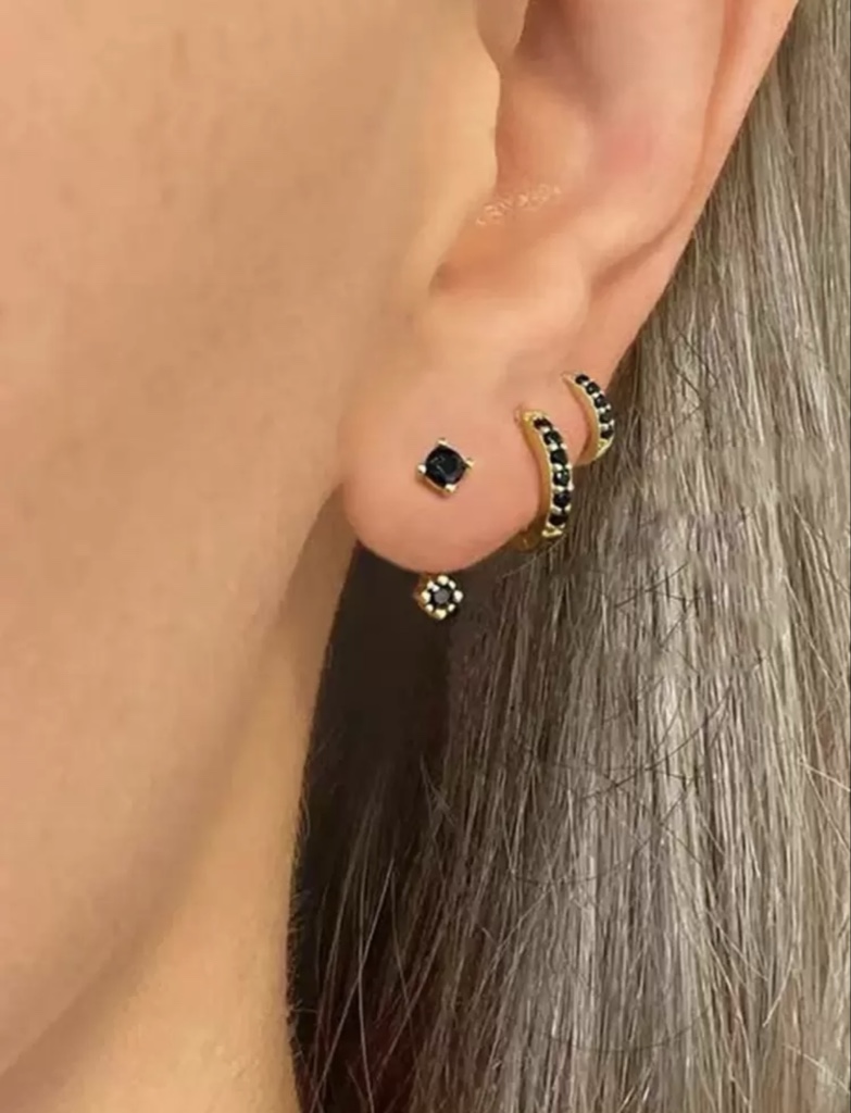 Aretes negros dorados
