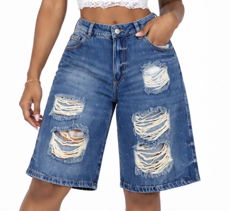 Short jean azul desgastado