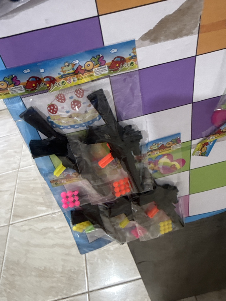 Toys pistola negra