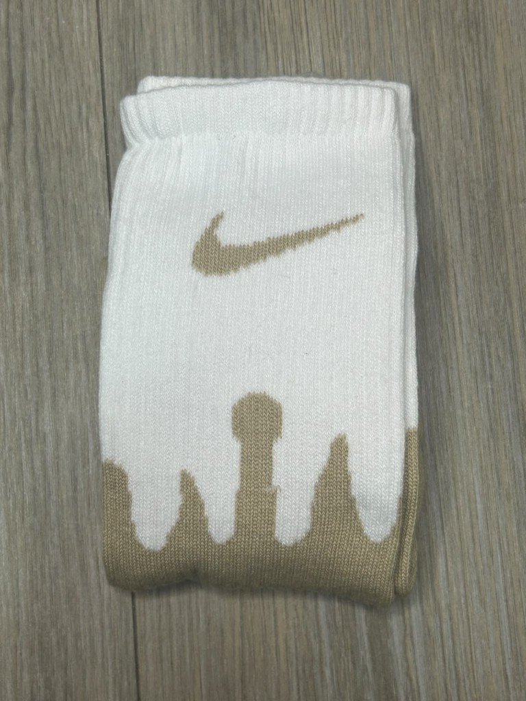 Nike calcetines blancos logo café